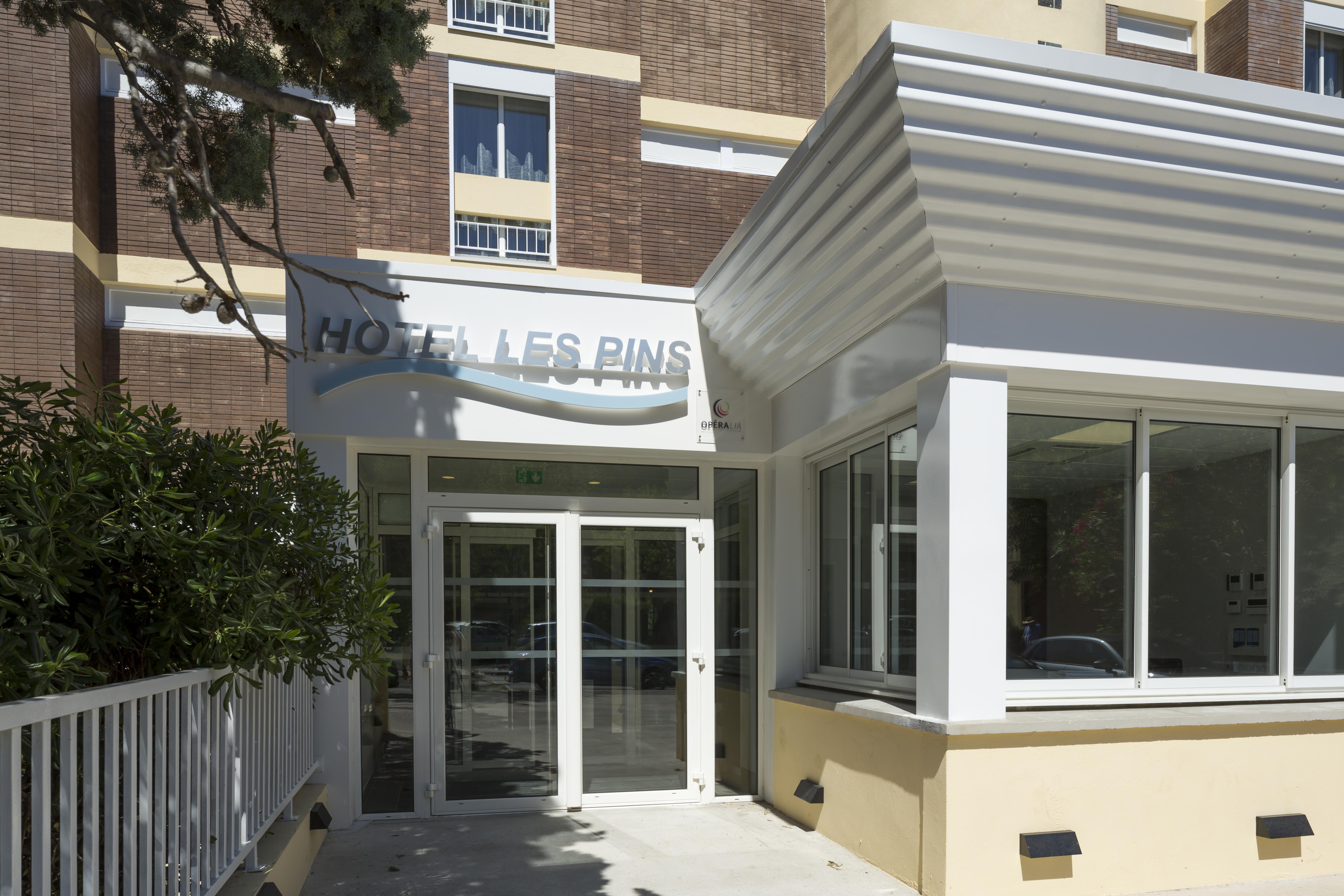 Logis Hotel Les Pins - Operalia Balaruc-les-Bains Exteriér fotografie