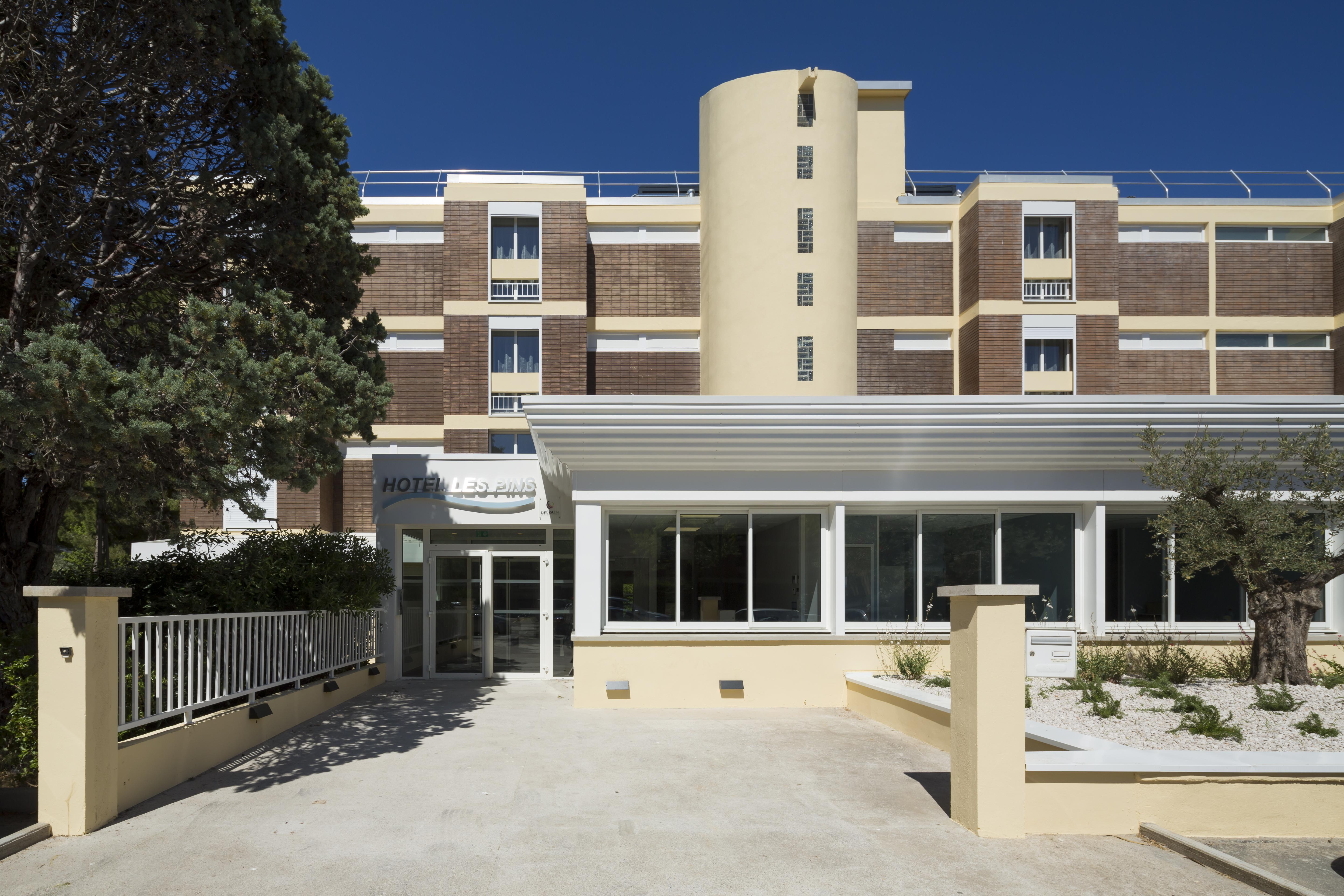 Logis Hotel Les Pins - Operalia Balaruc-les-Bains Exteriér fotografie