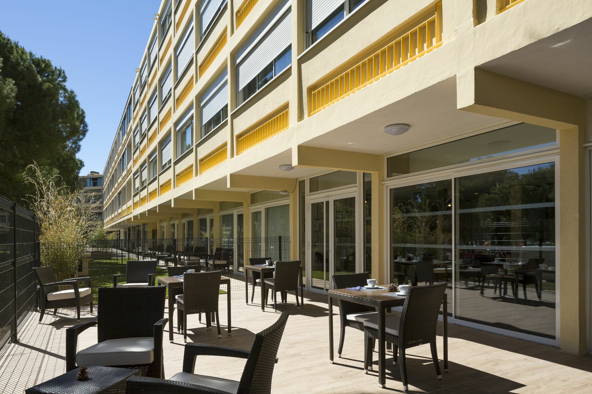Logis Hotel Les Pins - Operalia Balaruc-les-Bains Exteriér fotografie